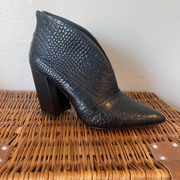 Vince Camuto Croc Bootie Womens 8.5 M Black Chunky Heel Boot Steevera Back Zip - Picture 1 of 9